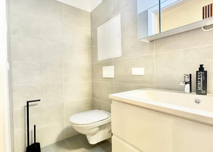Apartment Mit Balkon