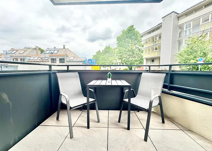 Apartment Mit Balkon